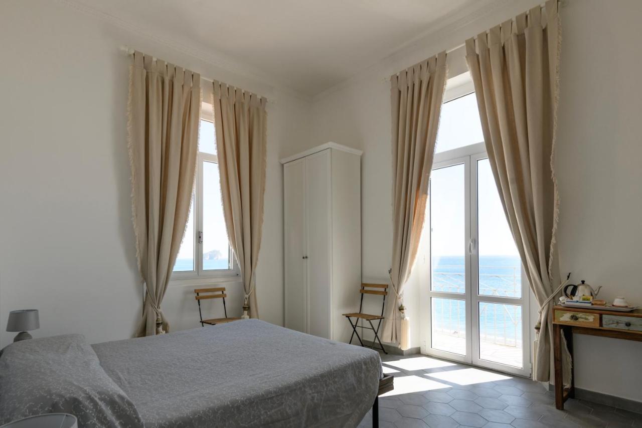 Hotel Miramare Споторно Экстерьер фото
