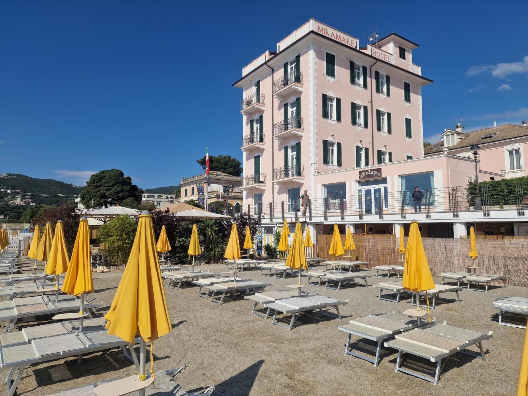 Hotel Miramare Споторно Экстерьер фото