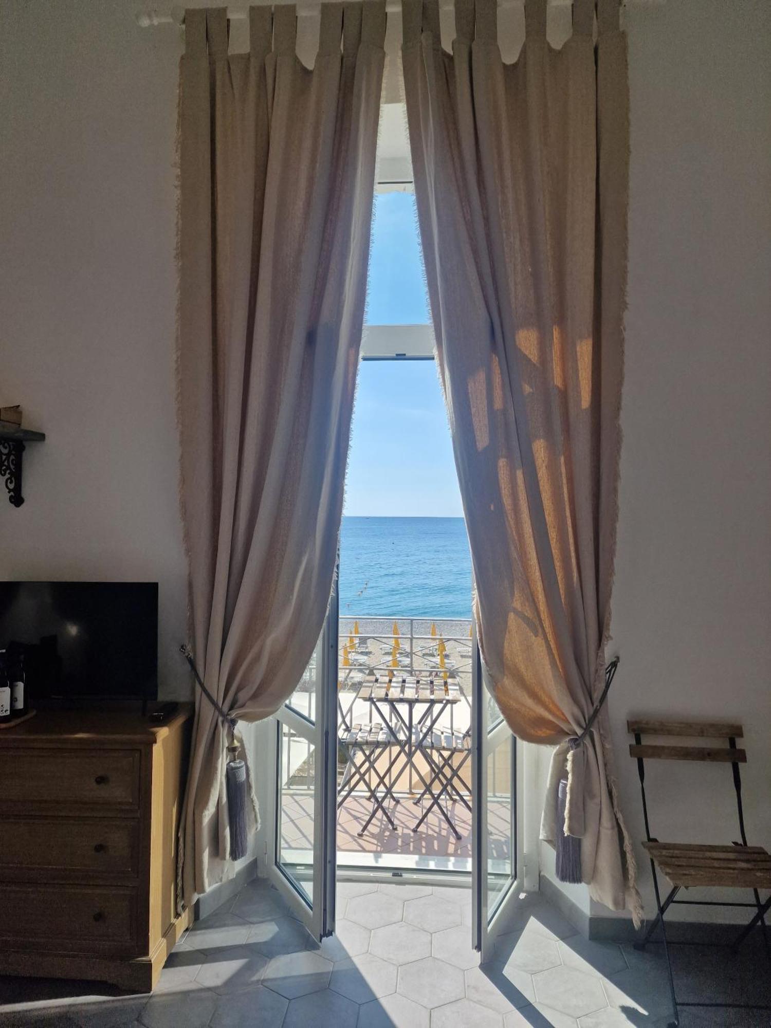 Hotel Miramare Споторно Экстерьер фото